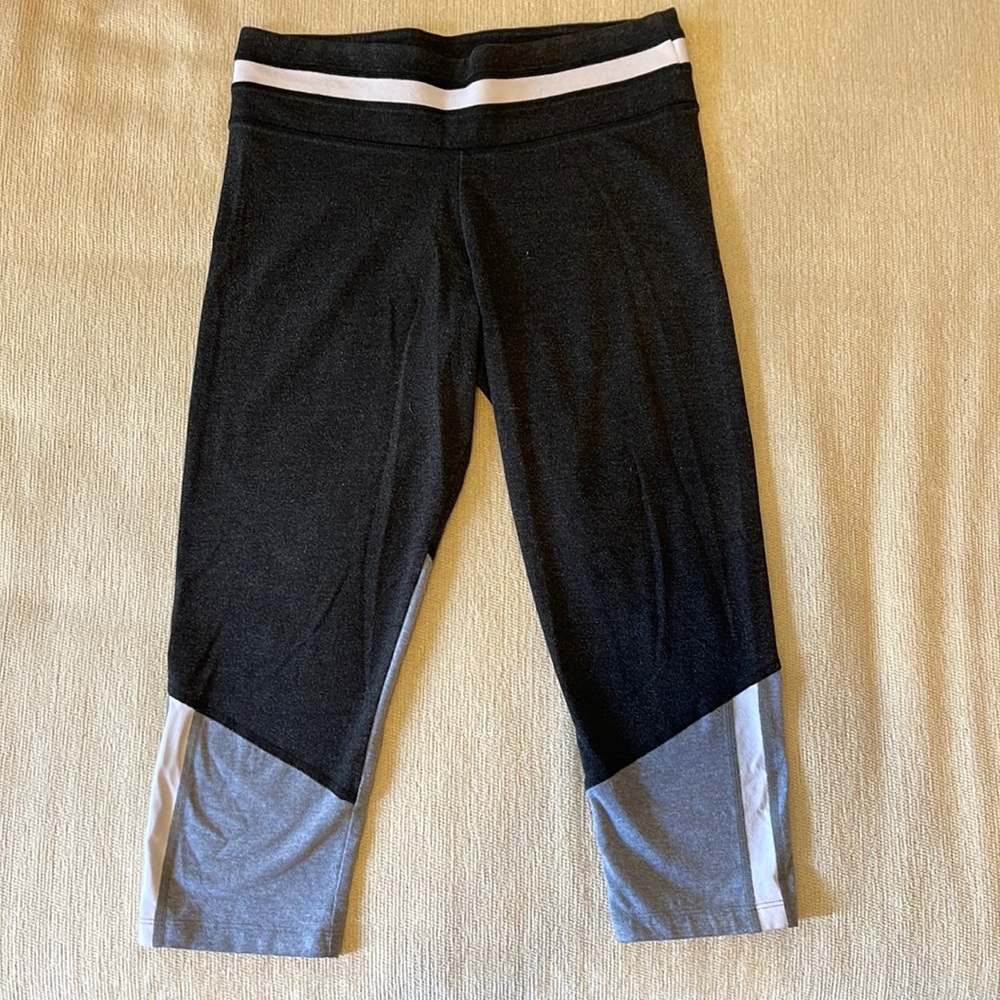 Victoria’s Secret Cropped Yoga Pants
